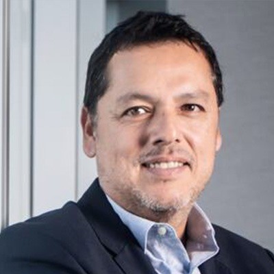 Roberto León