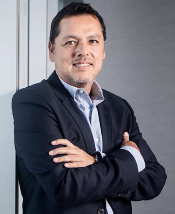 Roberto León